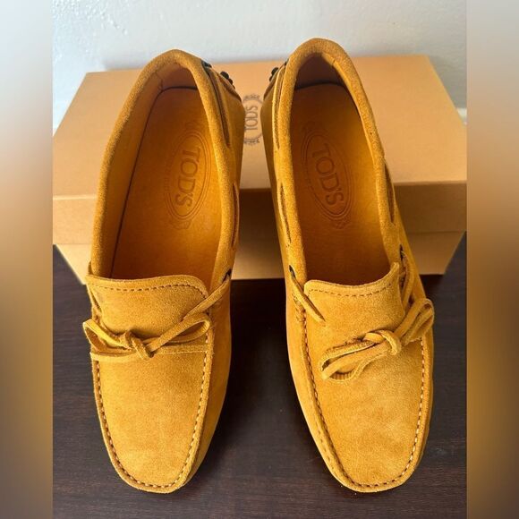 Men's Tod’s top grain suede leather driving men's loafer
EU 38 - US5,5 new - Picture 10 of 13